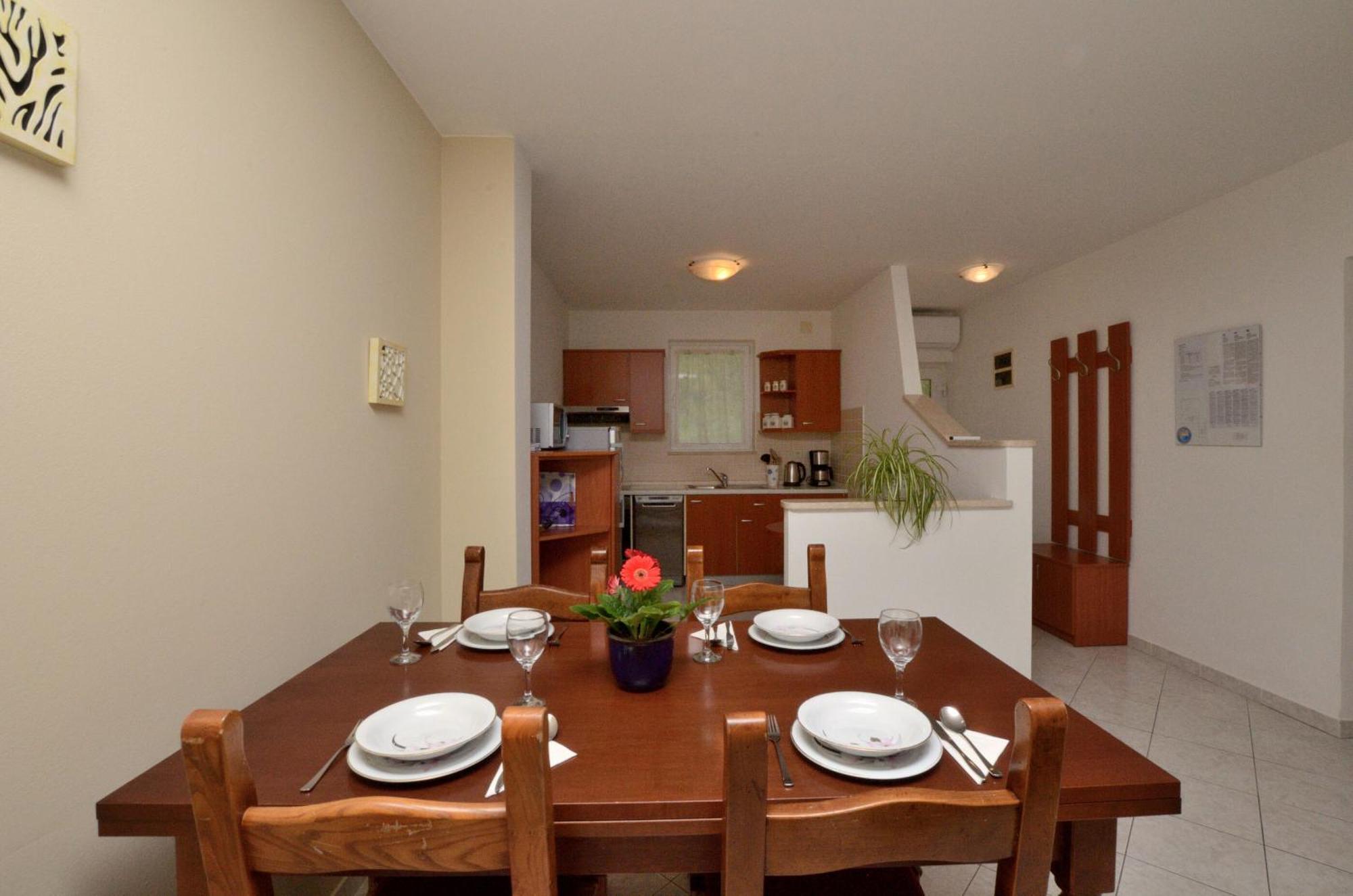 Apartments Marijana Ičići 外观 照片